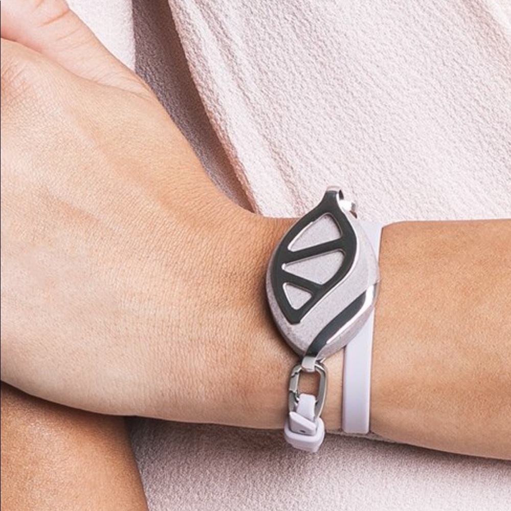 Bellabeat Fitness Tracker w/ extra Active Band